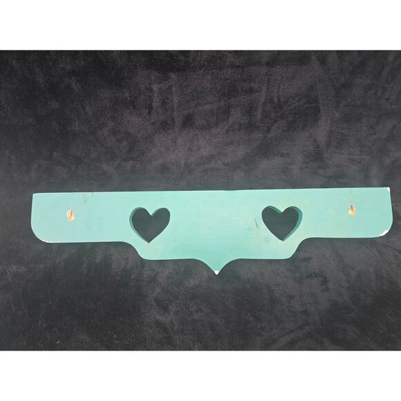 Rustic Green Wood Peg Rack 4 Pegs Hand Painted Hearts Country Cottage Decor - Picture 2 of 3